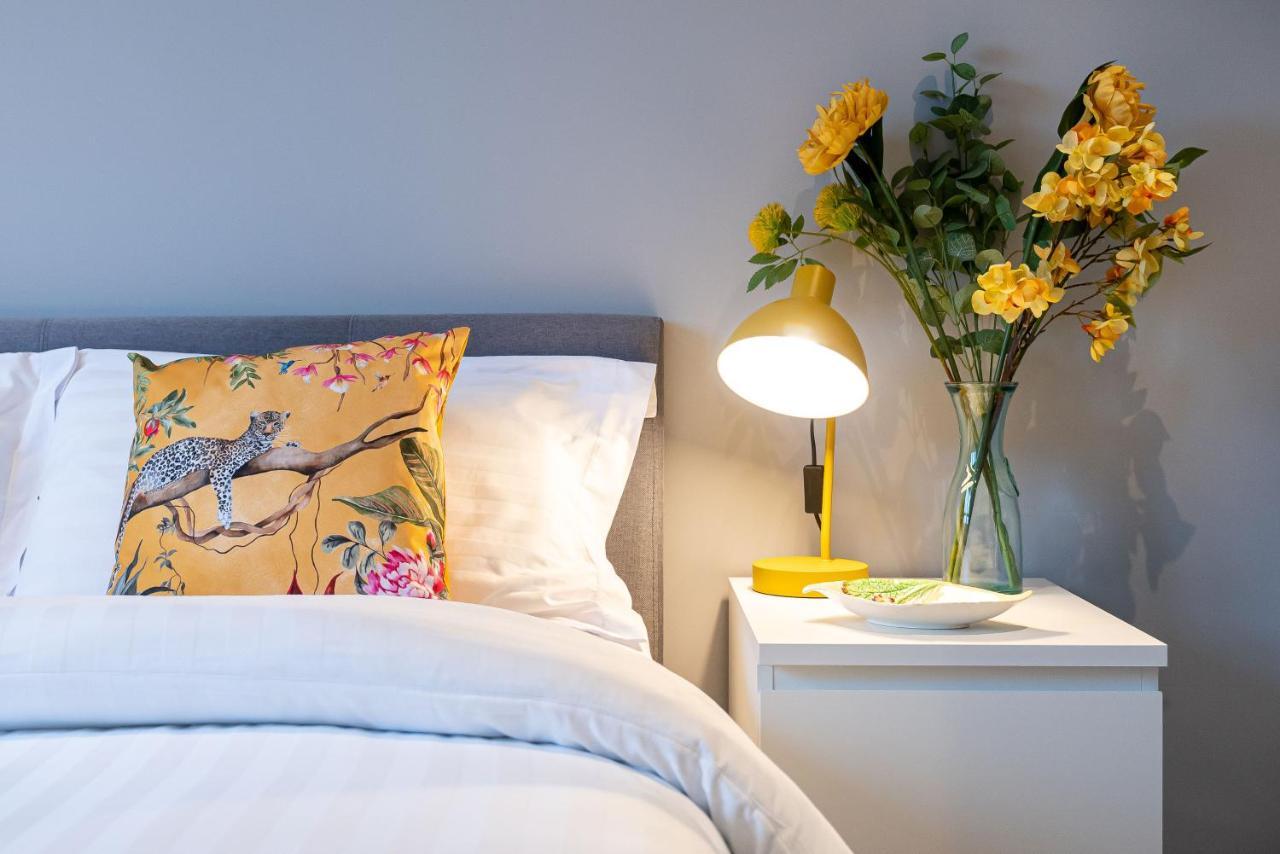 Lovely 3-Bedroom Flat With Free Parking ブリッジ・オブ・アーラン エクステリア 写真