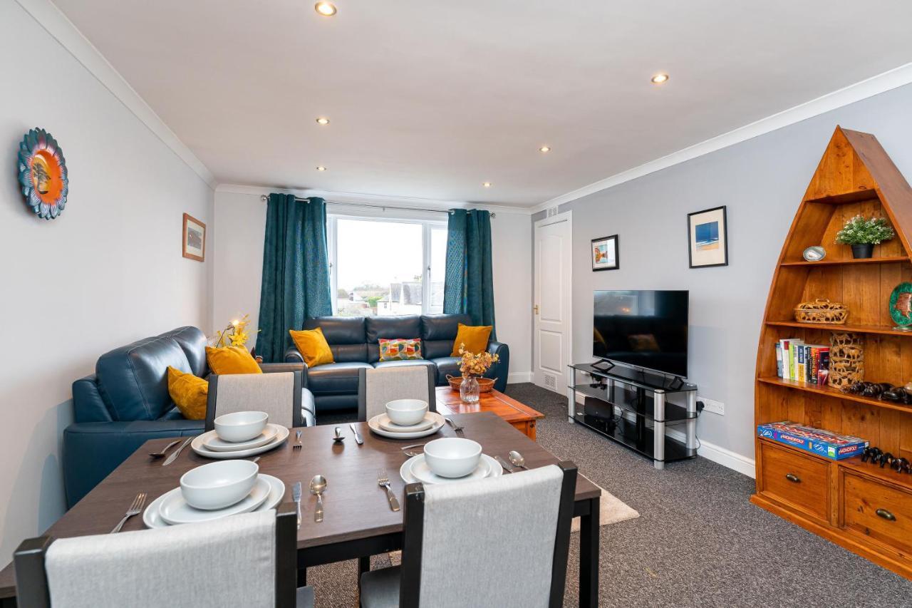 Lovely 3-Bedroom Flat With Free Parking ブリッジ・オブ・アーラン エクステリア 写真