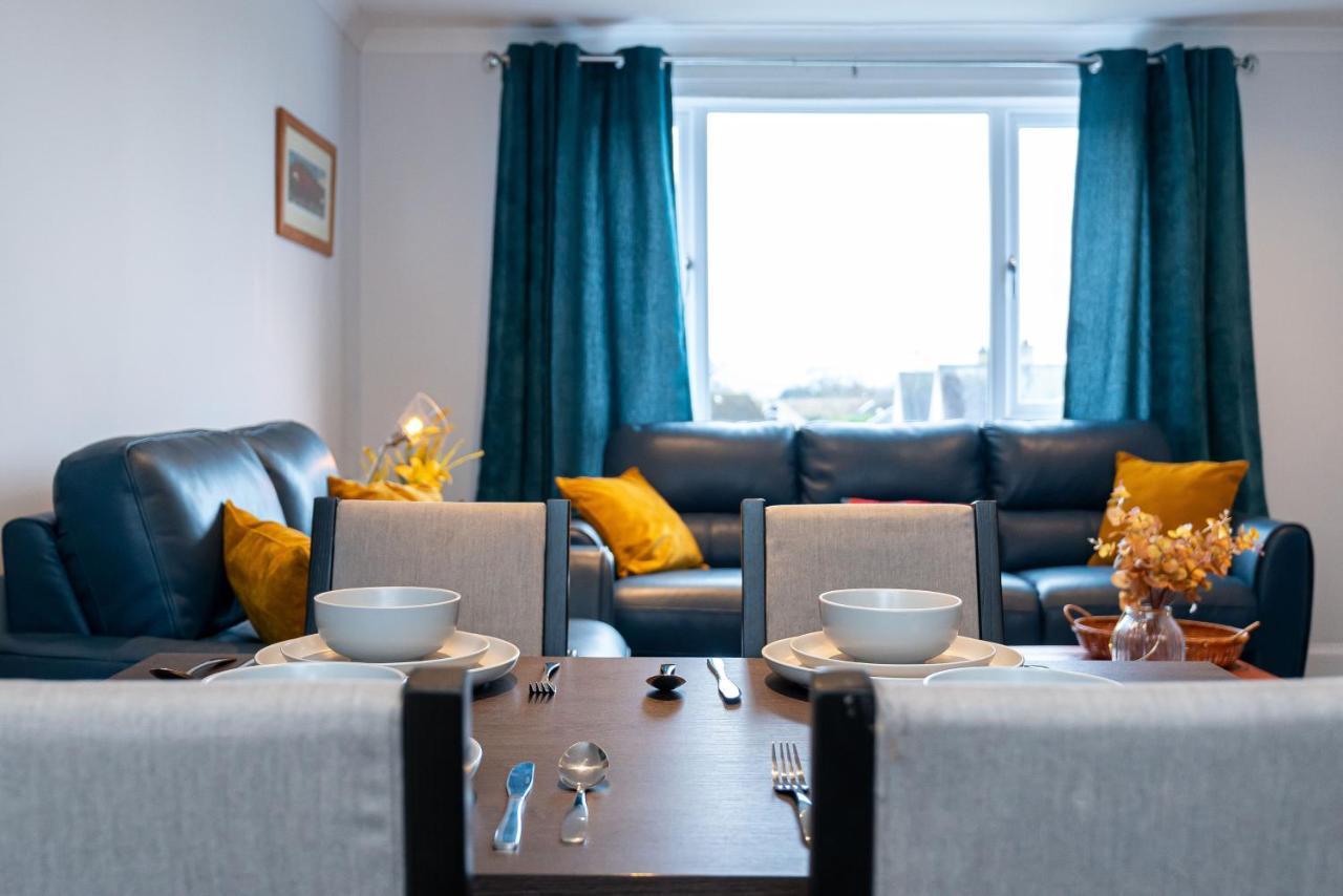 Lovely 3-Bedroom Flat With Free Parking ブリッジ・オブ・アーラン エクステリア 写真