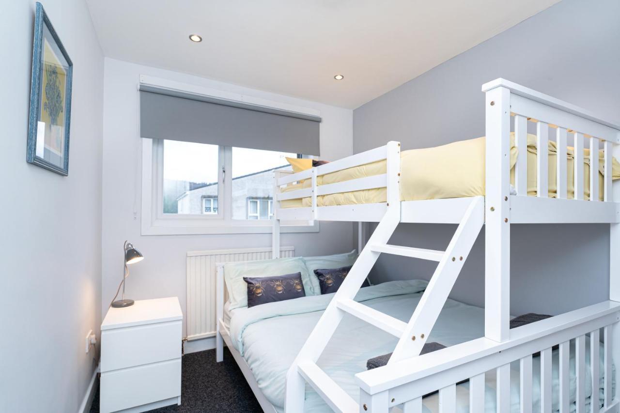 Lovely 3-Bedroom Flat With Free Parking ブリッジ・オブ・アーラン エクステリア 写真