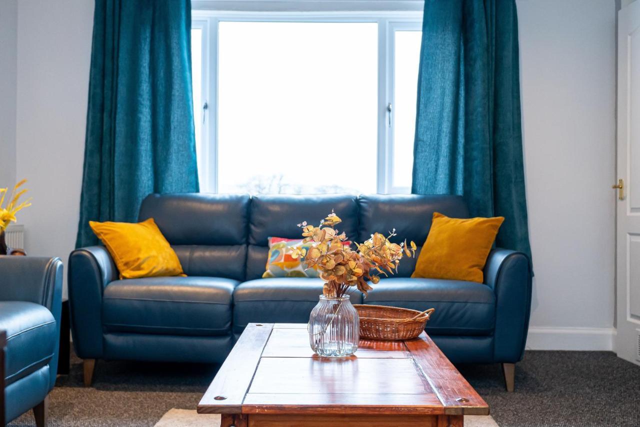 Lovely 3-Bedroom Flat With Free Parking ブリッジ・オブ・アーラン エクステリア 写真