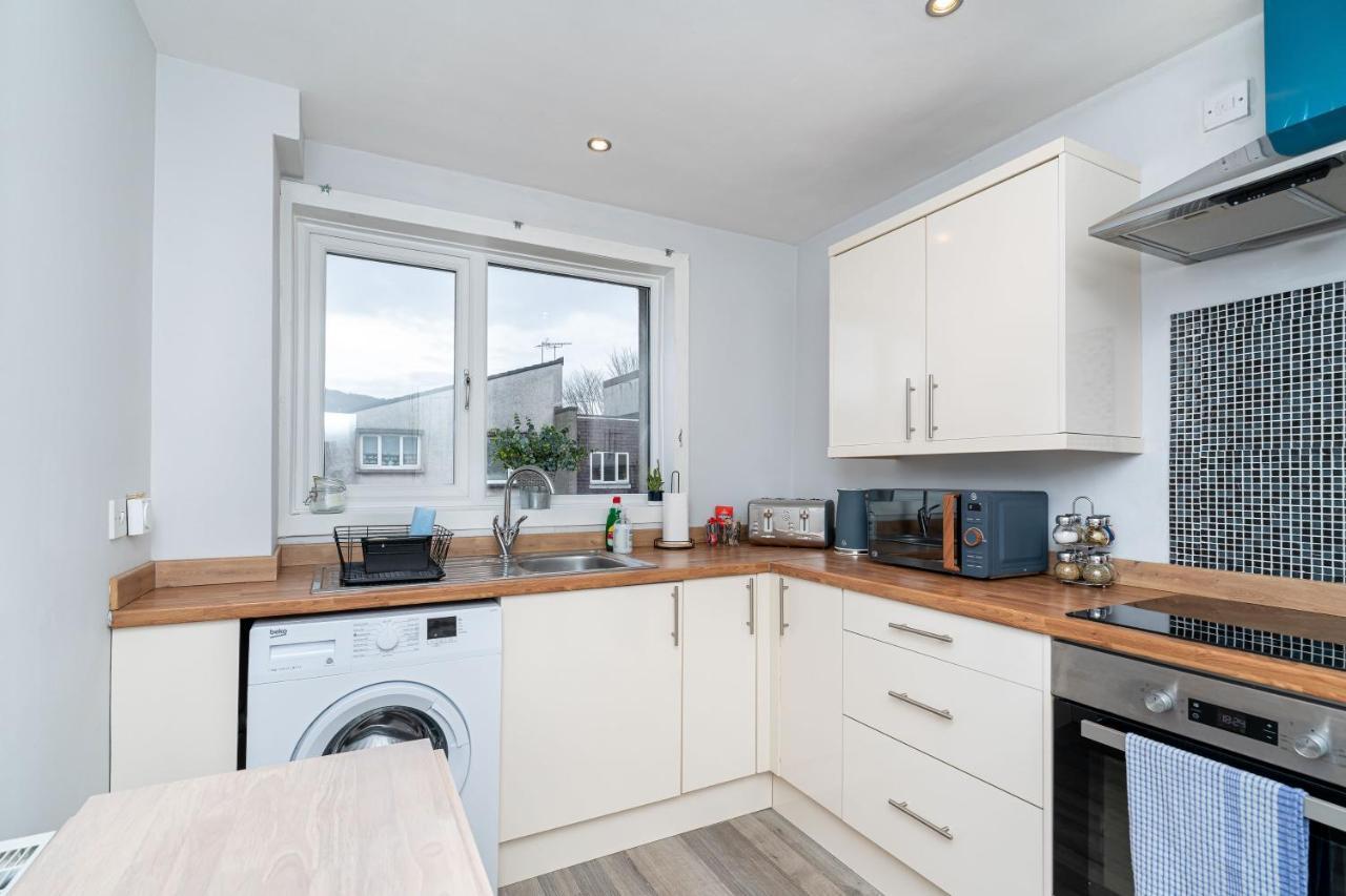 Lovely 3-Bedroom Flat With Free Parking ブリッジ・オブ・アーラン エクステリア 写真
