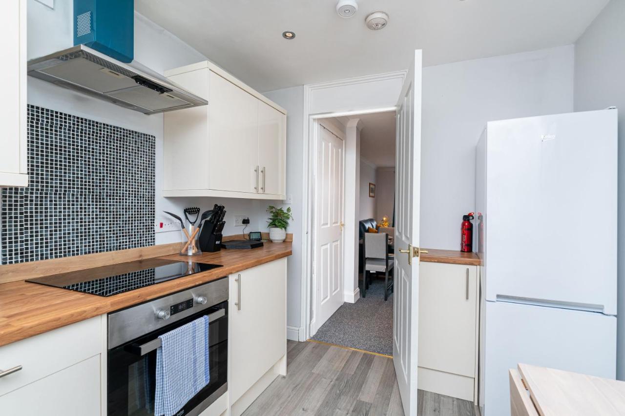 Lovely 3-Bedroom Flat With Free Parking ブリッジ・オブ・アーラン エクステリア 写真