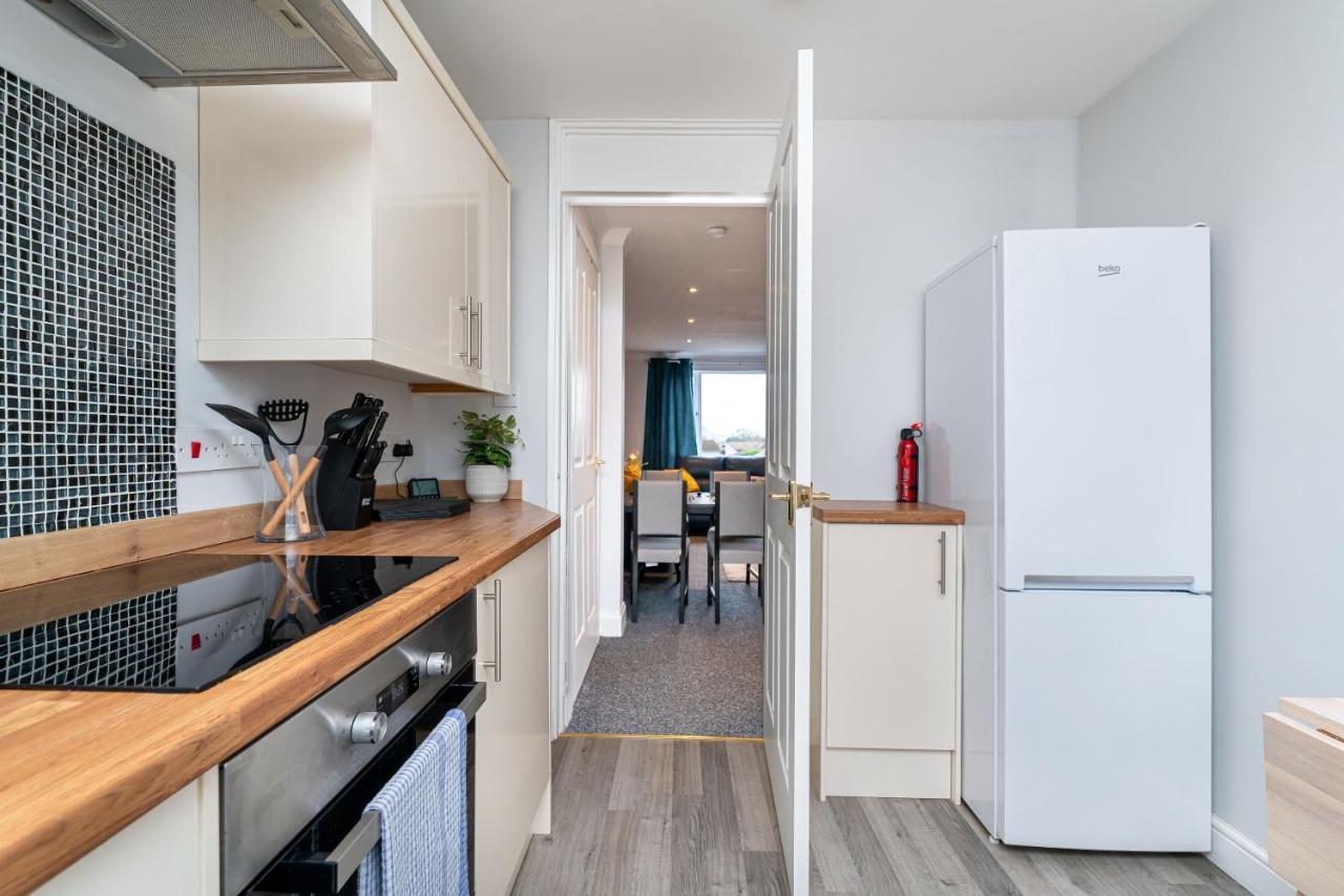 Lovely 3-Bedroom Flat With Free Parking ブリッジ・オブ・アーラン エクステリア 写真