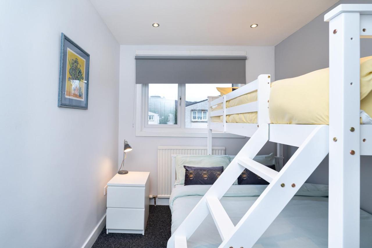 Lovely 3-Bedroom Flat With Free Parking ブリッジ・オブ・アーラン エクステリア 写真