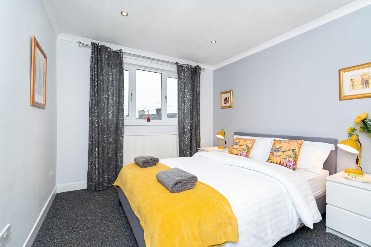 Lovely 3-Bedroom Flat With Free Parking ブリッジ・オブ・アーラン エクステリア 写真