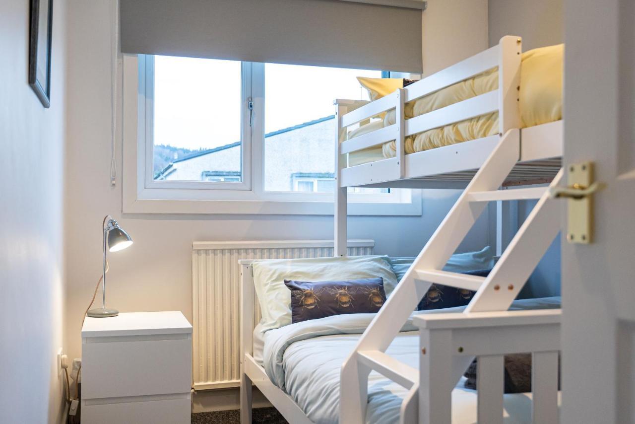 Lovely 3-Bedroom Flat With Free Parking ブリッジ・オブ・アーラン エクステリア 写真